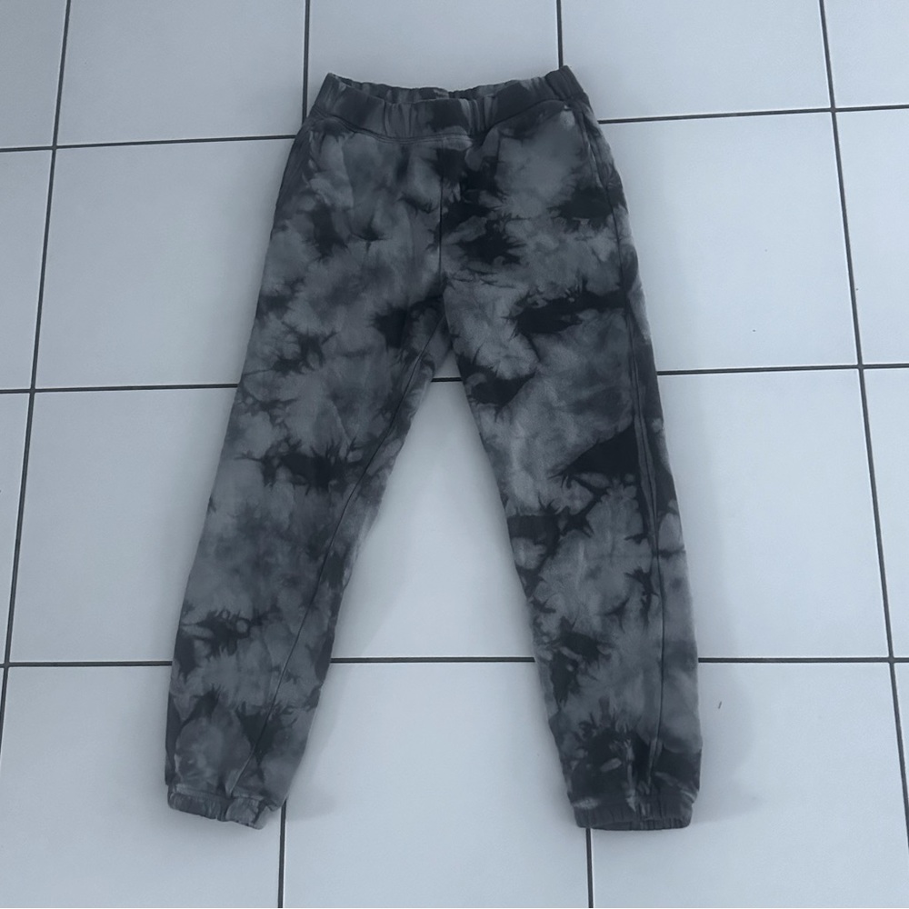 Art class joggers size large youth